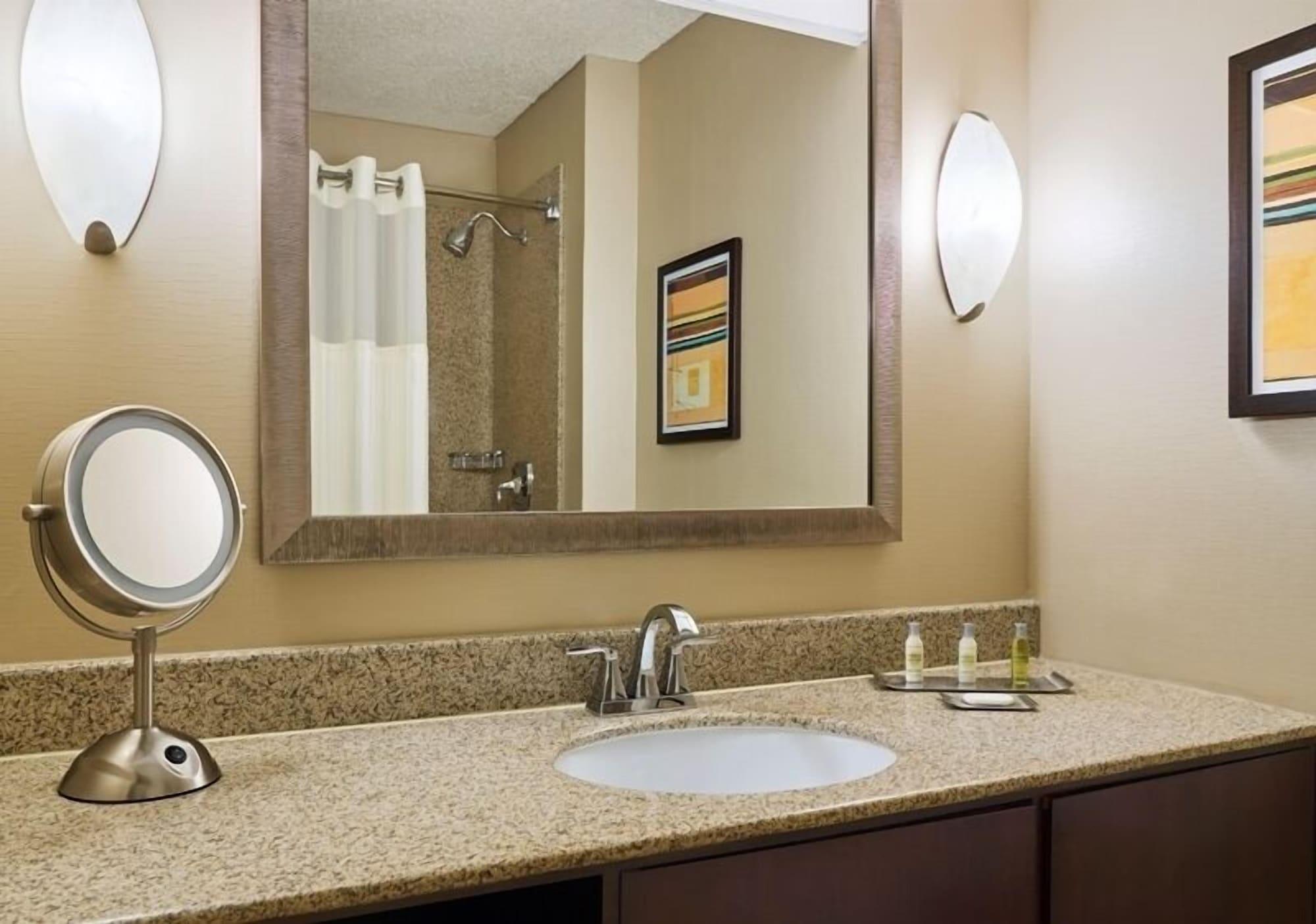 Doubletree By Hilton Houston Intercontinental Airport Hotel Exterior photo