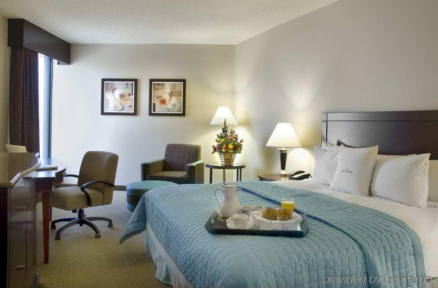 Doubletree By Hilton Houston Intercontinental Airport Hotel Room photo